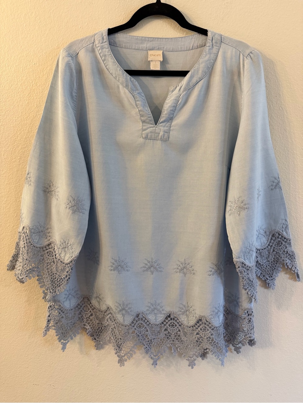 Chico’s Light Blue Tunic Crochet Lace Lightweight Size 1 (medium 8) Open V-neck